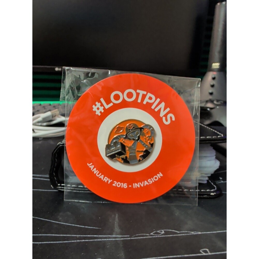 NEW LOOT PINS INVASION JANUARY 2016 LOOTPINS ALIEN ORANGE